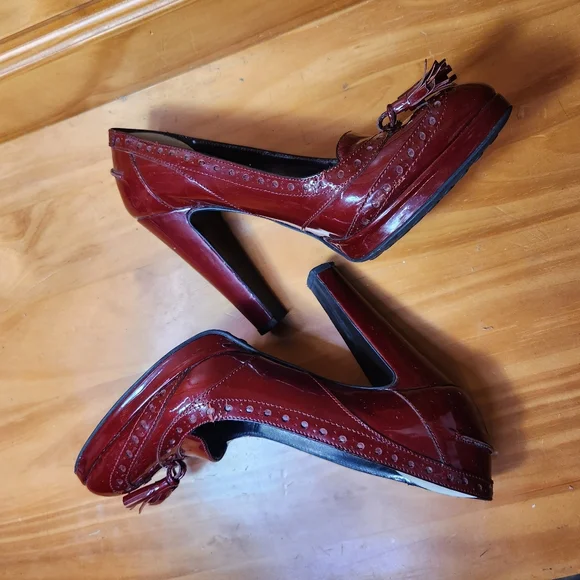 Tassled Patent Leather Spectator Pumps 💜 - Picture 7 of 12